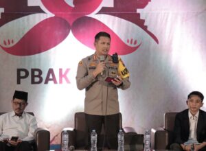 Kapolresta Malang Kota, Kombes Pol Budi Hermanto, memberikan materi wawasan kebangsaan dan aplikasi Jogo Malang Presisi terhadap ribuan Mahasiswa Baru UIN Maliki Malang (ist)