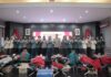 Kapolresta Malang Kota, Kombes Pol Budi Hermanto pose bersama perwakilan Korps TNI AD, TNI AU dan TNI AL di sela bakti kesehatan donor darah (ist)
