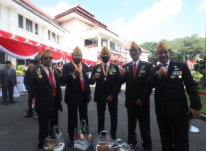 Legiun Veteran Republik Indonesia (LVRI) Kota Malang mengajak seluruh generasi muda melanjutkan perjuangan bela negara (ist)