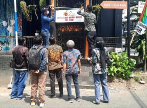 Tim Inspektorat Kota Batu, melakukan pengecekan pembangunan renovasi gapura masuk Jl .Kawi Kota Batu, Jawa Timur