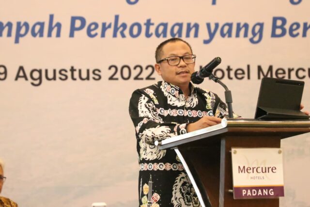 Walikota Malang, Drs H Sutiaji, menjadi narasumber dalam Seminar Nasional Lingkungan Hidup yang digelar bersamaan dengan Rakernas APEKSI XV di Padang (ist)