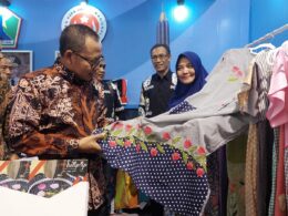 Walikota Malang H Sutiaji di stand pameran milik Pemkot Malang dalam gelaran APEKSI XV (ist)