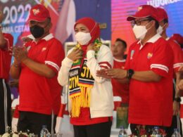 Walikota Malang, H Sutiaji, bersama Gubernur Jawa Timur, Khofifah Indar Parawansa dalam acara Peringatan Hari Olahraga Nasional (Haornas) di GOR Ken Arok (ist)