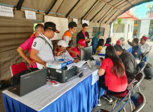 Posko Crisis Center Aremania yang didirikan Pemkot Malang untuk memberikan pelayanan kepada masyarakat (ist)