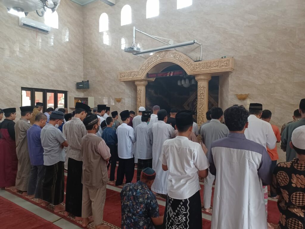 Doakan Korban Tragedi Kanjuruhan, Dua Masjid Di Kawasan Perumahan Pertama Jingga Kompak Gelar Sholat Ghaib (ist)