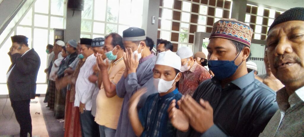 Doakan Korban Tragedi Kanjuruhan, Dua Masjid Di Kawasan Perumahan Permata Jingga Kompak Gelar Sholat Ghaib (ist)