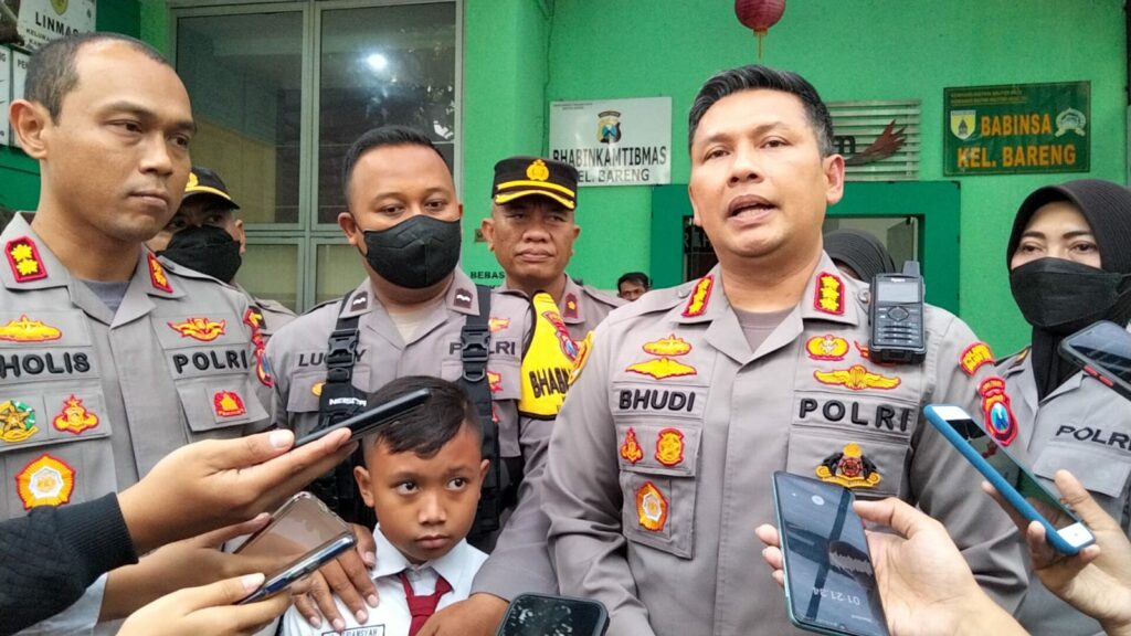 Kapolresta Malang Kota, Kombes Pol Budi Hermanto memberikan keterangan kepada wartawan (ft.cholil)