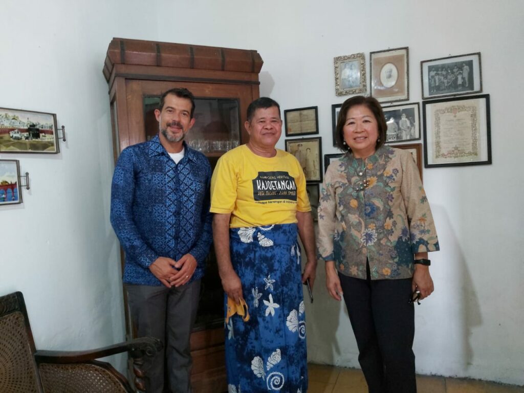 Mantan Menteri perdagangan era Susilo Bambang Yudhoyono (SBY), Prof. Mari Elka Pangestu, M.Ec., Ph.D, mengunjungi kedai Hamur Mbah Ndut tanggal 12 Agustus 2022 lalu. (Ist)