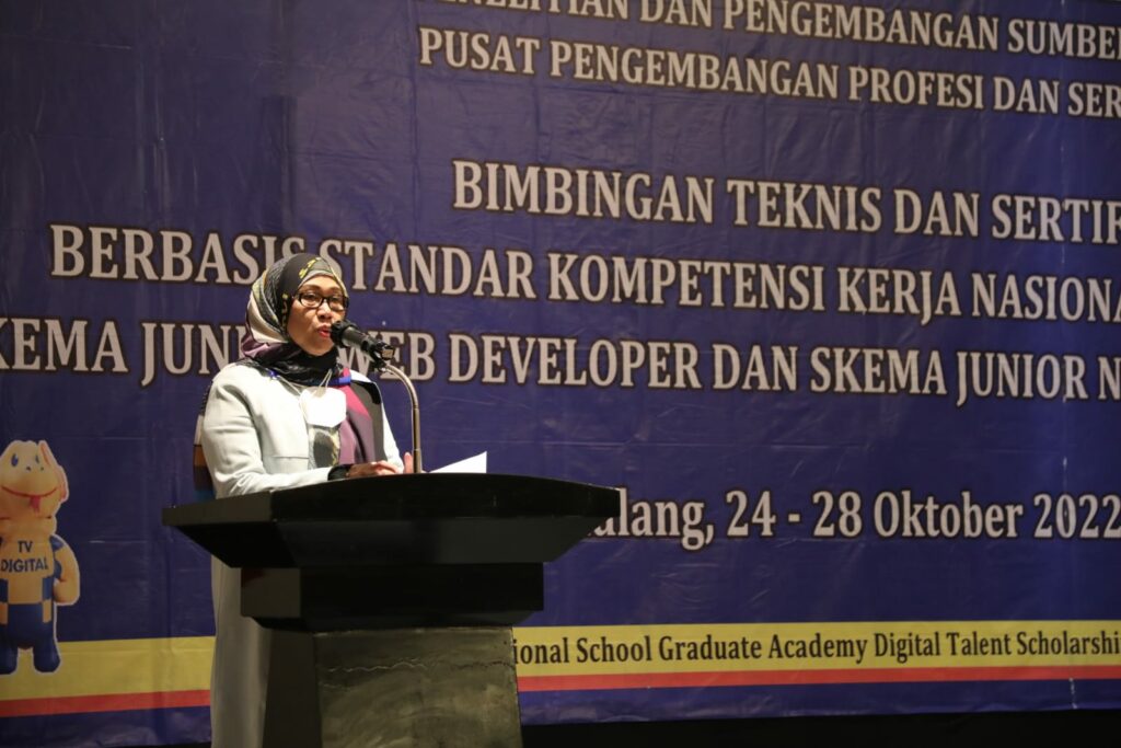 Kepala Balai Pengembangan SDM dan Penelitian dan Informatika (BPSDMP Kominfo ( Surabaya, Eka Handayani saat memberikan sambutan (ist)