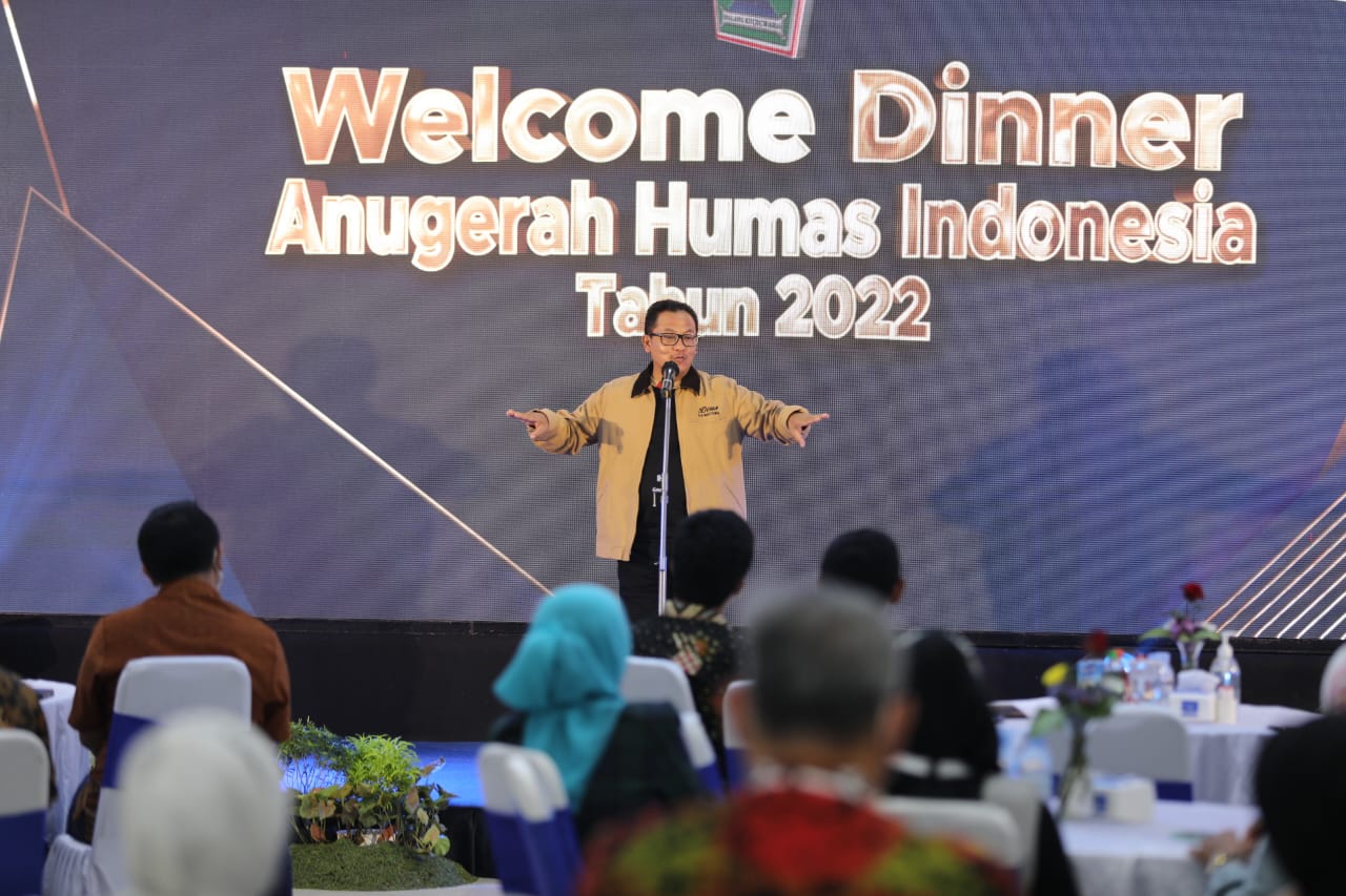 Walikota Malang, H Sutiaji saat memberikan sambutan dalam rangka menyambut kedatangan para praktisi Humas se- Indonesia dalam gelaran Gala Dinner di Mini Block Office, Balai Kota Malang (ist)