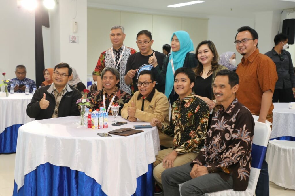 Walikota Malang, H Sutiaji (tiga dari kanan) bersama pejabat terkait (ist)