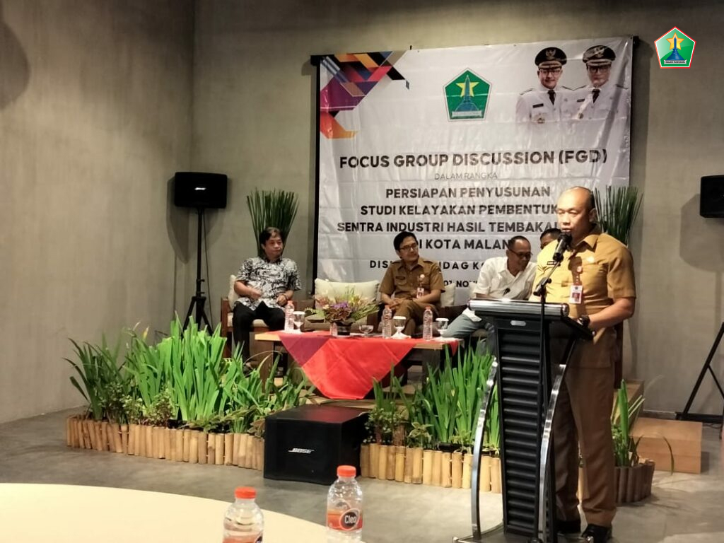 Kepala Dinas Koperasi dan Perdagangan Kota Malang, Eko Sri Yuliadi memberikan sambutan dalam kegiatan FGD pembentukan sentra industri tembakau, di hotel Atria, Selasa (01/11/2022)