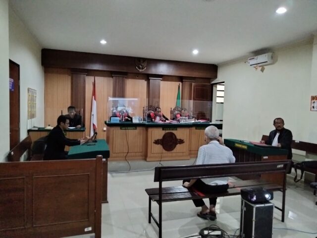 WhatsApp Image 2022-11-01 at 9.46.42 PM Sidang lanjutan perkara menantu tega pidanakan mertua hadirkan 3 orang saksi. Sidang digelar di ruang Kartika Pengadilan Negeri Kepanjen