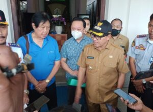 Walikota Malang, H Sutiaji saat memberikan keterangan kepada wartawan (ist)