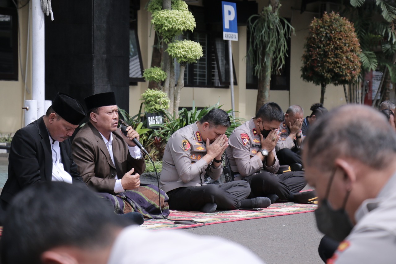 Istighosah dan doa bersama yang digelar Polresta Malang Kota (ist)