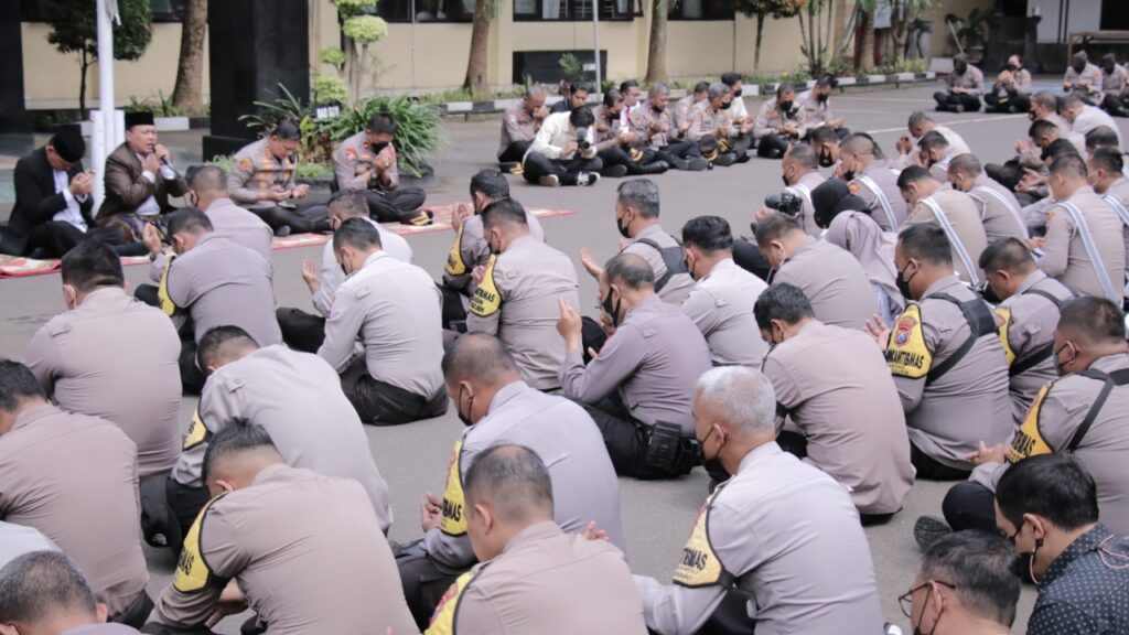 Istighosah dan doa bersama yang digelar Polresta Malang Kota (ist)