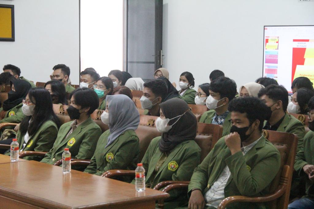 Para mahasiswa UPN dengan serius mendengarkan paparan pemateri dari Kejaksaan Negeri Kota Malang (ist)
