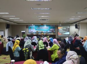 Peserta dalam kegiatan Bimbingan Teknis Layanan Berbasis TIK Bagi Masyarakat di Kota Malang dengan tema ‘Introduction Internet and Marketplace’ di Hotel Savana, Selasa (15/11/2022).
