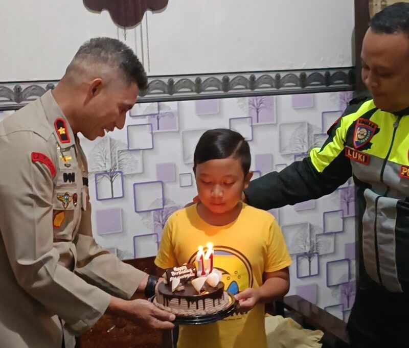 Momen Bahagia Alfiansyah di Usia 11 Tahun merayakan ulang tahun bersama keluarga besar Polresta Malang Kota (ist)