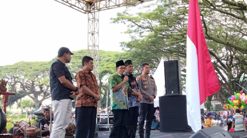 Walikota Malang, H Sutiaji saat memberikan sambutan sekaligus membuka Gelar Agung Jaranan Malang Raya (ft.cholil)