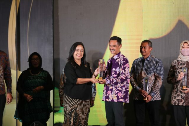 Kepala Dinas Komunikasi dan Informatika (Diskominfo) Kota Malang, Muhammad Nur Widianto, S.Sos dalam malam Anugerah Keterbukaan Informasi Publik 