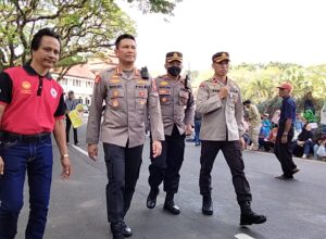Kapolresta Malang Kota, Kombes Pol Budi Hermanto didampingi Kabag Ops, Kompol Supiyan dan Kapolsek Klojen, Kompol Domingos di acara Gelar Agung Jaranan Malang Raya (ft.cholil)