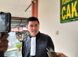 Jaksa penuntut umum Kejaksaan Negeri Kota Malang, Rusdianto Hadi Sarosa saat memberikan keterangan kepada wartawan usai persidangan. (ft.cholil)