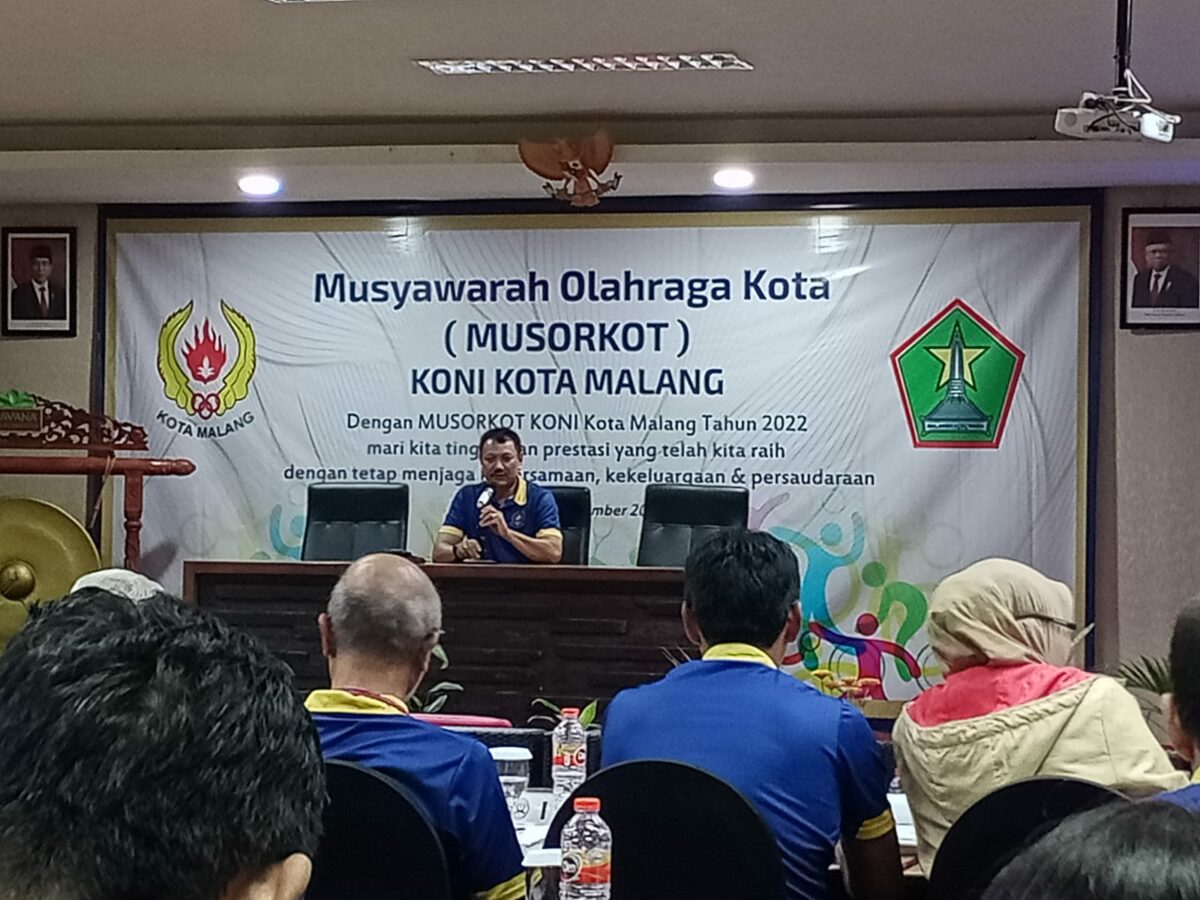 Ketua KONI Kota Malang, Eddy Wahyono saat memberikan sambutan dalam kegiatan Musyawarah Olahraga Kota (Musorkot) yang ditunda. (ist)