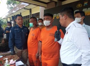 Polres Malang saat menggelar konferensi pers dalam kasus dugaan pengrusakan fasilitas Stadion Kanjuruhan (ist)