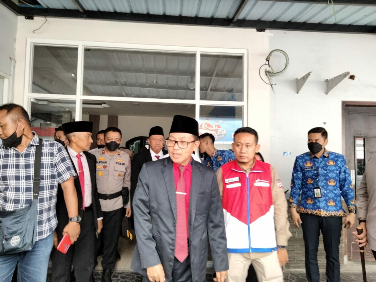Walikota Malang H Sutiaji pada suatu giat pengecekan stok BBM dan bahan pangan