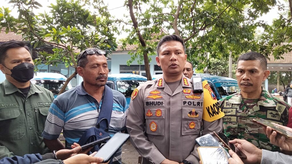 Kombes Pol Budi Hermanto memberikan keterangan kepada wartawan