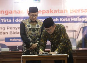 Penandatanganan kesepakatan bersama antara Pemerintah Kota Malang dengan Perum Jasa Tirta I (PJT) di Malang. (Istimewa)