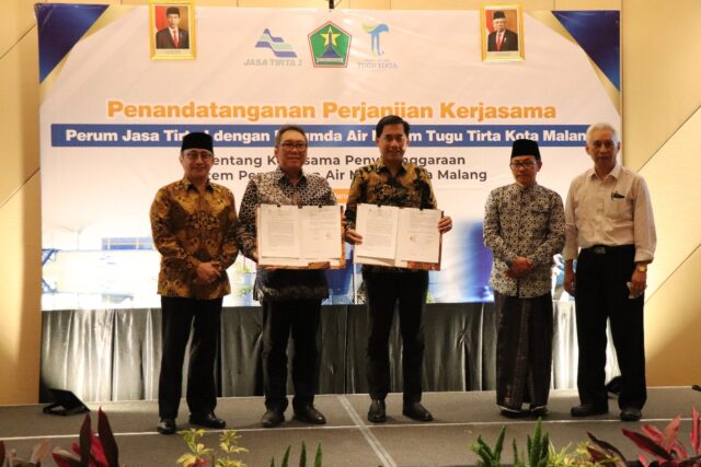 WhatsApp Image 2023-01-10 at 09.06.34 Perum Jasa Tirta (PJT) 1 dan Perumda Air Minum Tugu Tirta Kota Malang, resmi menandatangani kerjasama program Water Treatment Plant. (dok. Humas Perumda Air Minum Tugu Tirta Kota Malang)