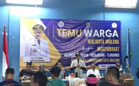 Walikota Malang, H Sutiaji bersama jajarannya sambang warga. Kali ini, di Walikota Sutiaji bertemu dengan warga Kelurahan Dinoyo, Tlogomas dan Kelurahan Merjosari Kecamatan Lowokwaru. (istimewa)