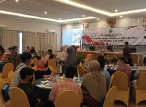 Bakesbangpol Kota Malang mengajak ratusan kaum difabel untuk mengenalkan wawasan politik