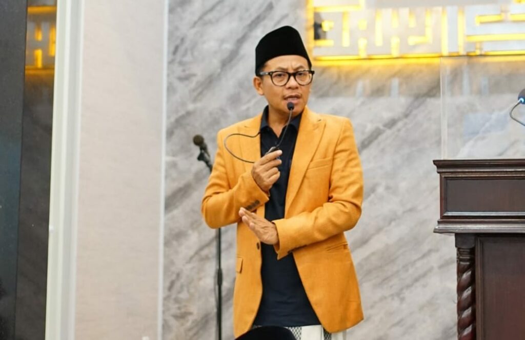 Walikota Malang H Sutiaji memberikan tausiah dalam gerakan sholat subuh berjamaah di masjid Al Amin Madyopuro. (ist)