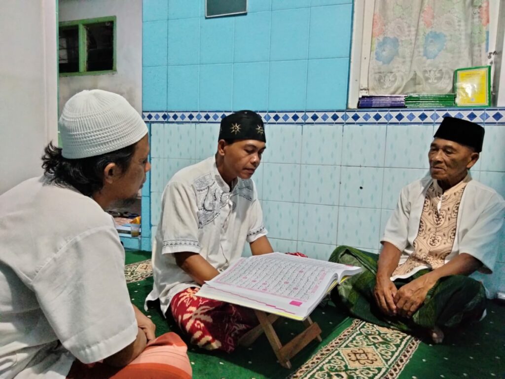 Para jamaah Tadarus Masjid Babul Hidayah, Tanjungrejo Kota Malang