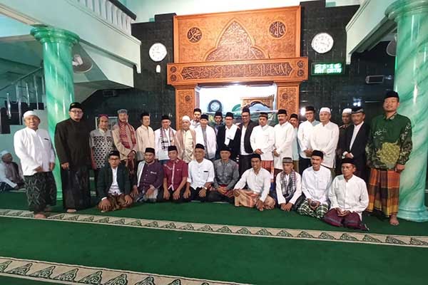 Walikota Malang H Sutiaji bersama takmir Masjid Al Kahfi Purwantoro. (ist)