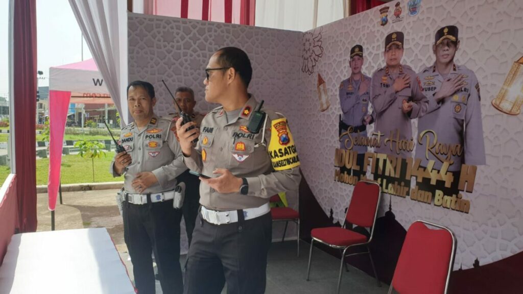 Kasat Lantas Polresta Malang Kota, Kompol Akhmad Fani Rakhim, memantau perkembangan situasi lalulintas (istimewa)