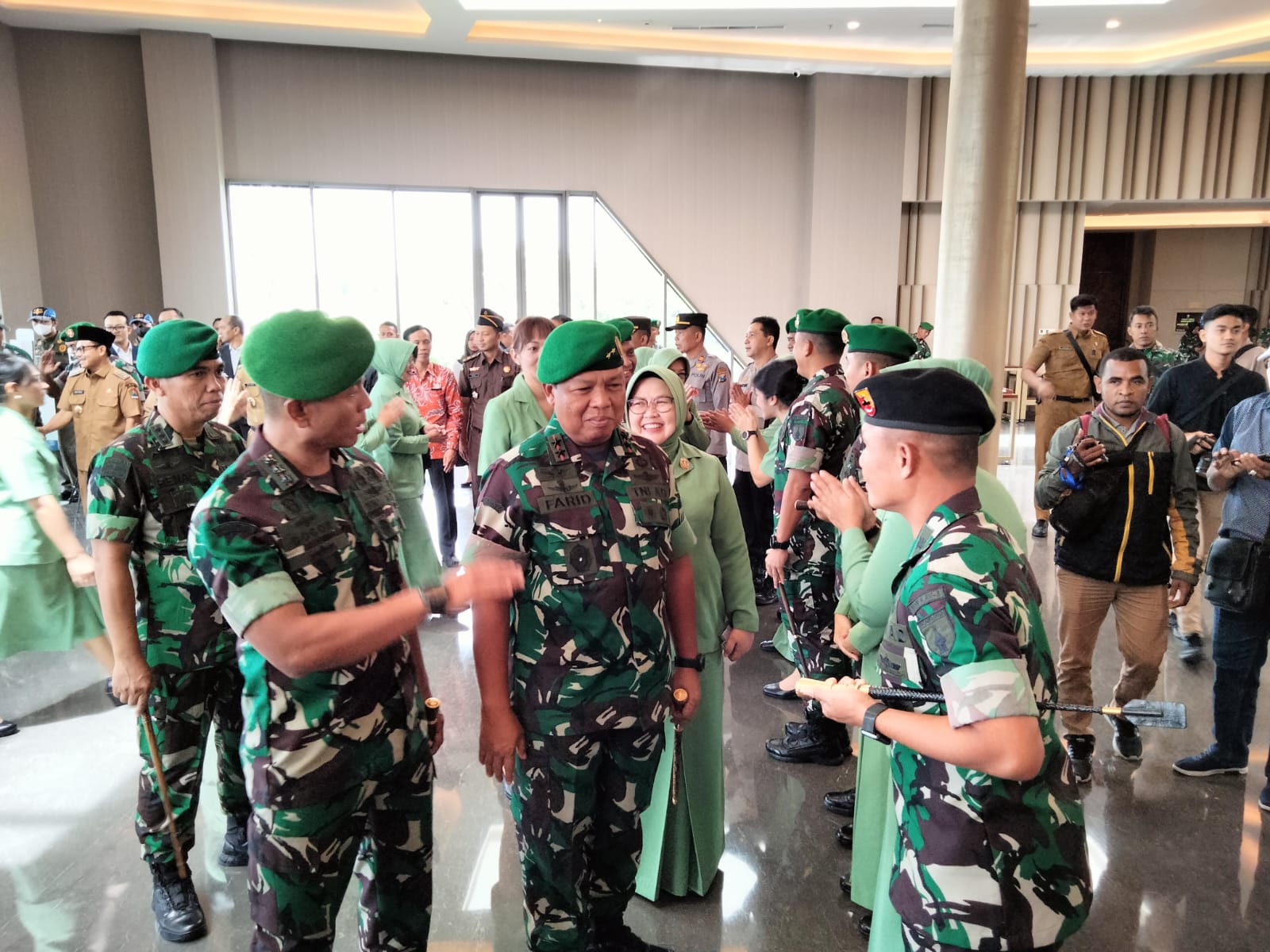 Pangdam V Brawijaya Mayjen TNI Farid Makruf MA berkunjung ke Malang disambut jajaran TNI AD dan Forkopimda Malang Raya