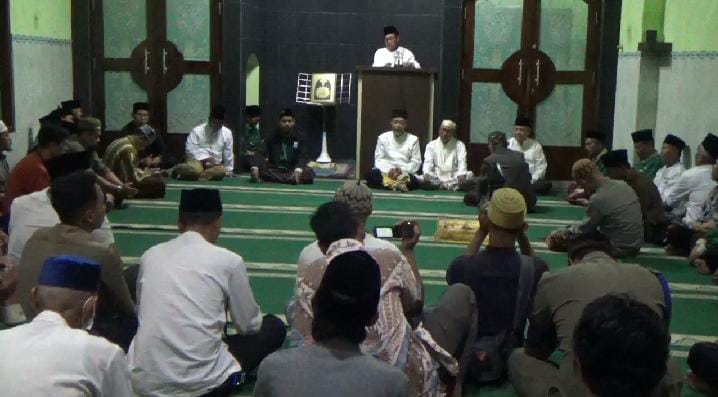 Safari Ramadhan di Masjid Al-Hidayah, Kelurahan Penanggungan, Kecamatan Klojen, Walikota Sutiaji memberikan pesan kepada para jamaah. (ist)