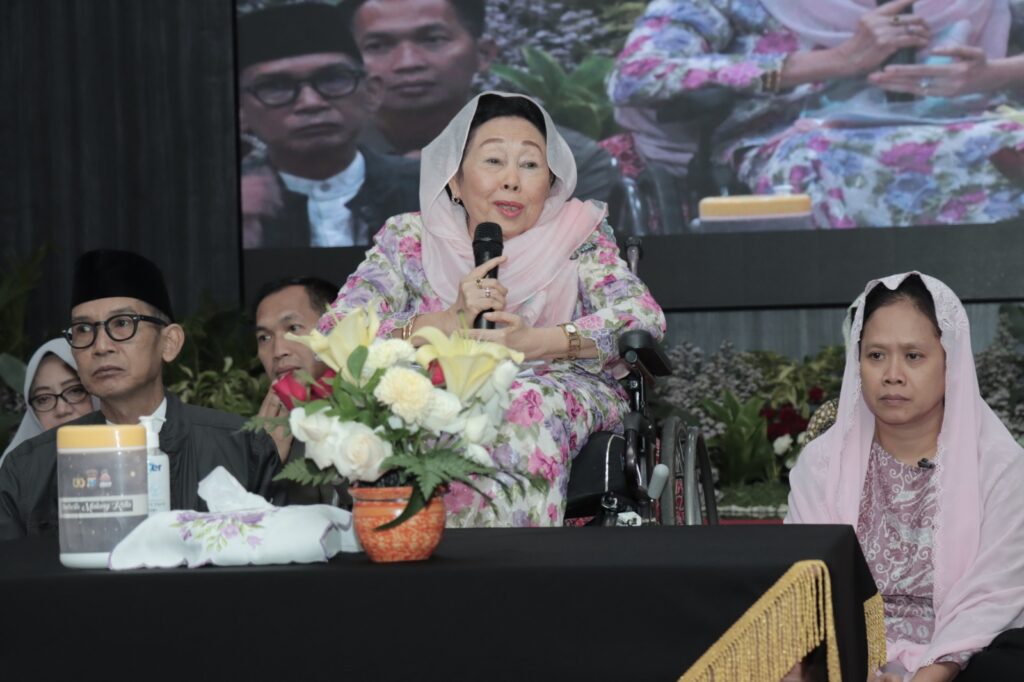 Hj Sinta Nuriyah Wahid saat memberikan ceramah kebangsaan di Polresta Malang Kota. (ist)