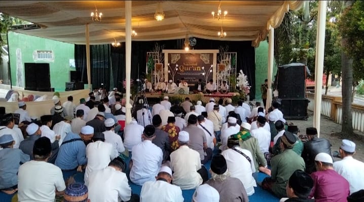 Nuzulul Qur'an yang digelar di Pondok Pesantren I'anatut Tholibin, Kecamatan Blimbing, Kota Malang tersebut dihadiri ratusan warga Nahdliyyin