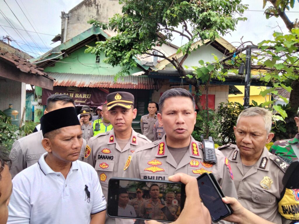 Kombes Pol Budi Hermanto memberikan keterangan kepada wartawan