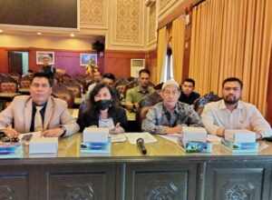 Tim kuasa hukum Malang Plaza mengikuti proses pertemuan dengan pemilik Tenant dan pedagang