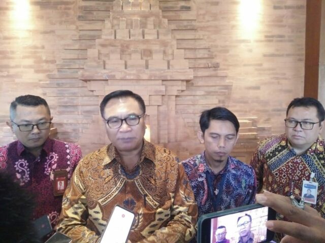 Wakil Wali Kota Malang, Sofyan Edi Jarwoko memberikan keterangan kepada wartawan