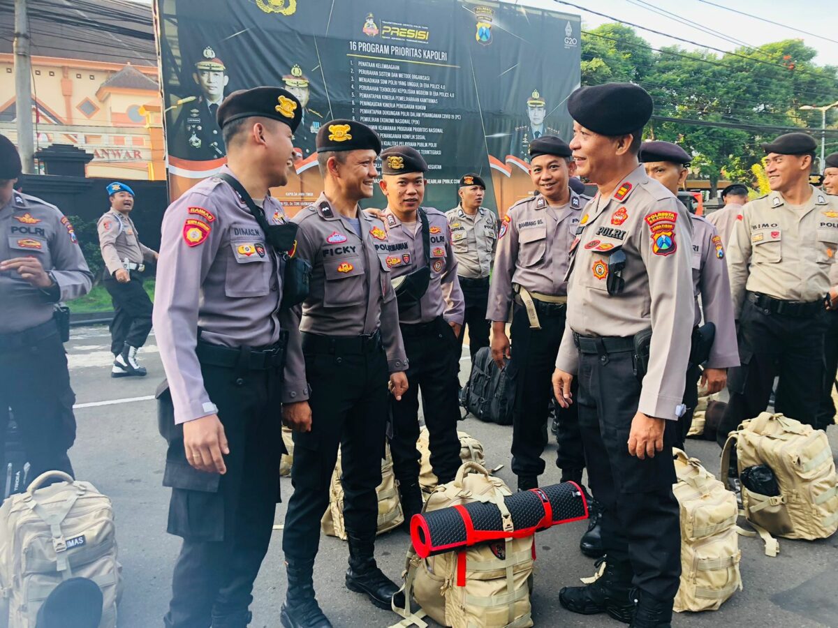 Anggota Polresta Malang Kota siap diberangkatkan ke Bangkalan Madura