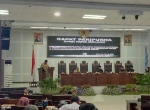 Rapat Paripurna DPRD Kota Malang membahas penyelenggaraan LLAJ dan Penanaman Modal (ist)