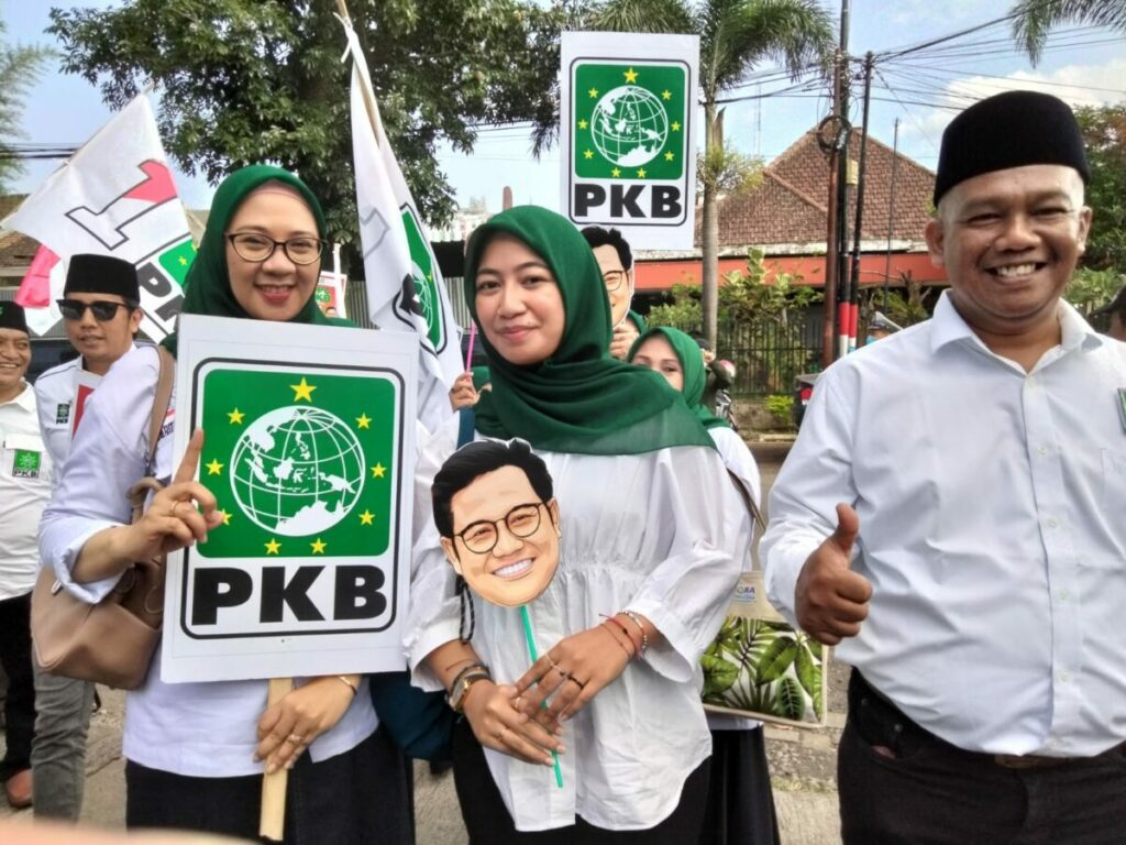 Tampak dalam rombongan Bacaleg dari PKB, ada Marita Sultania, S.psi dari Dapil Sukun dan M Azis dari Dapil Kecamatan Kedungkandang