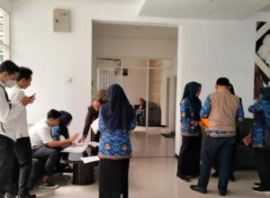 Pemerintah Kota (Pemkot) Malang kembali melakukan pemeriksaan perizinan di hotel Reddorz dan Smart Hotel dikawasan Tlogomas tersebut, Rabu (17/05/2023) siang